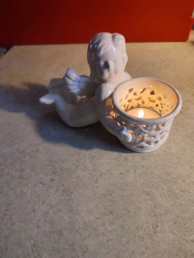 Small angel figurines candle holder