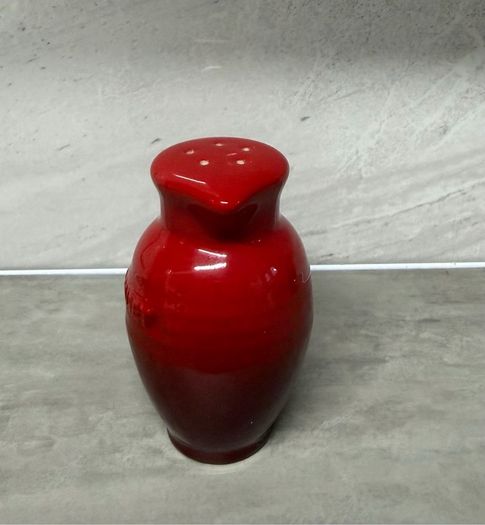 Vintage Le Creuset Red Cerise Pepper Shaker Jug Farmhouse. Excellent Condition