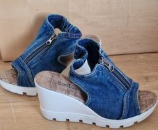 Denim wedges, size 3
