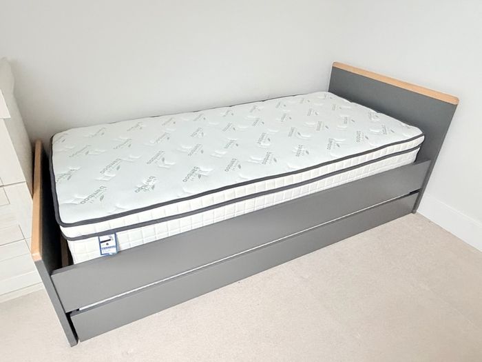 Trundle bed for sale