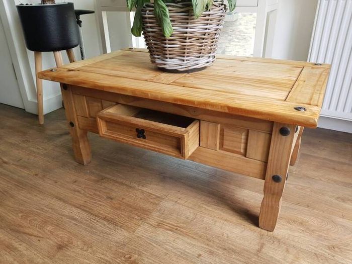 pine table
