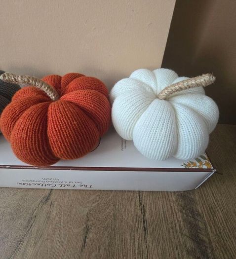3 knitted pumpkins - The Range