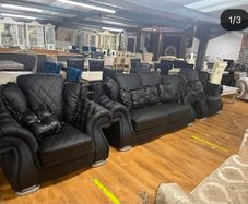 Black 3 & 2 Seater Sofa Suite  Excellent Condition