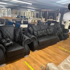 Black 3 & 2 Seater Sofa Suite  Excellent Condition