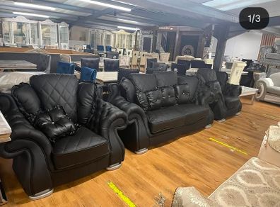 Black 3 & 2 Seater Sofa Suite  Excellent Condition