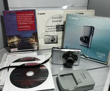 Canon IXUS 105 full Box Digital Camera Like New