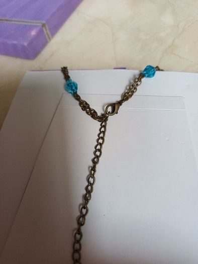 Vintage Costume Necklace.  Length  : 12".
