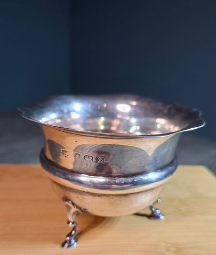 Antique English Victorian Three Hoofed Sugar Bowl