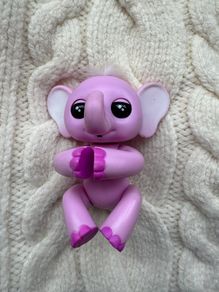 Fingerlings Elephant Nina Pink  Used Please look at the pictures