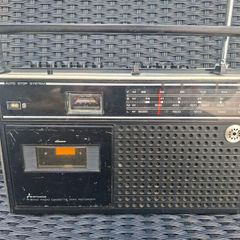 Vintage Mitsubishi portable radio cassette player/recorder