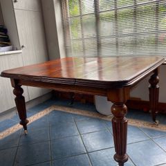 Table. Antique