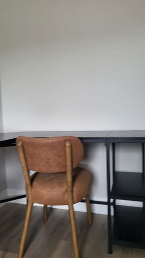 Black Desk