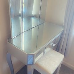 Vanity Table Dresser