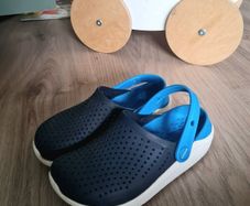 Boys Crocs VGC size Junior 2