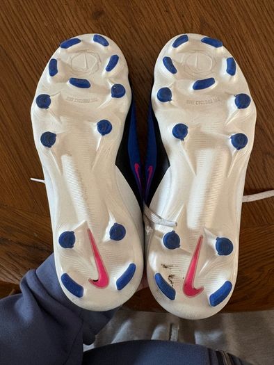 UK 4 football boots