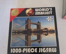 World's Smallest 1000 piece jigsaw - Tower of London
