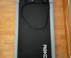 Practically new threadmill 1 month old with receipt