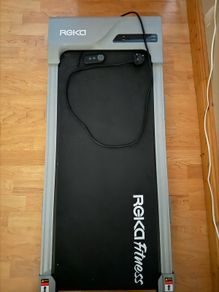 Practically new threatmill 1 month old with proof of purchase
