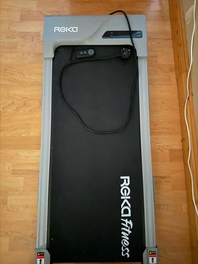 Practically new threatmill 1 month old with proof of purchase