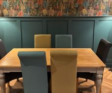 Extendible Dining Table and 6 Chairs