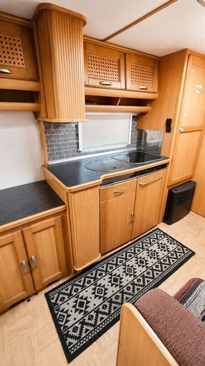 LMC Mnsterland Dominant 655D 6-Berth Twin Axle