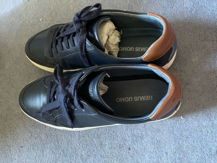 shoes (size 42)
