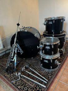 Remo drum kit - assorted shells/hardware