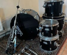 Remo drum kit - assorted shells/hardware