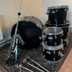 Remo drum kit - assorted shells/hardware