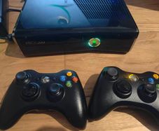 Xbox 360 Slim RGH 3.0 250GB Console 2 Controllers - Original Box included