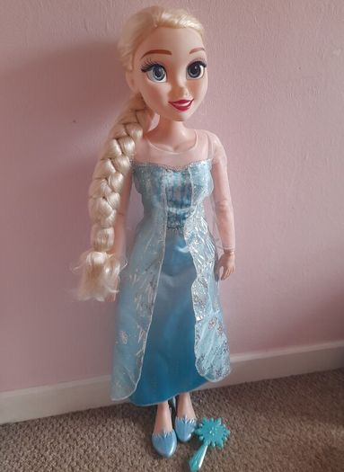 Disney Frozen playdate Elsa doll