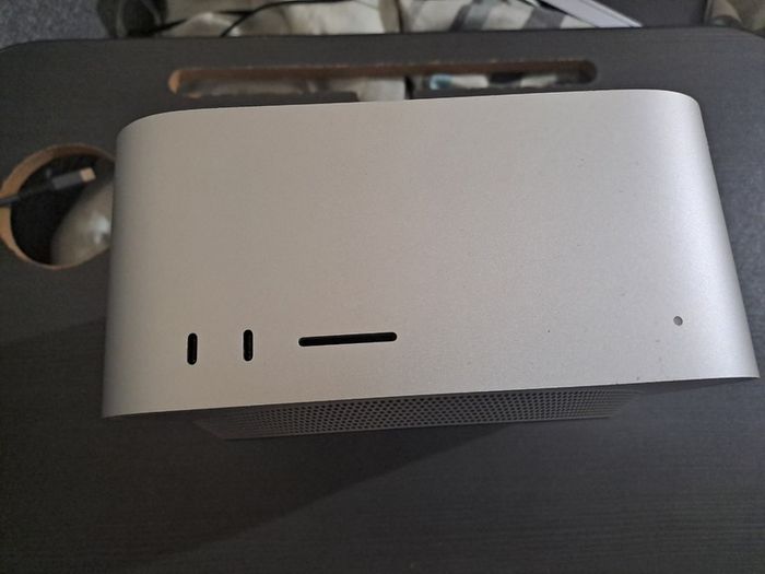 MAC Studio M2 max