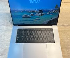 MacBook Pro 16 inch M1 Pro (2021)