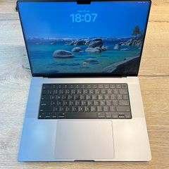 MacBook Pro 16 inch M1 Pro (2021)