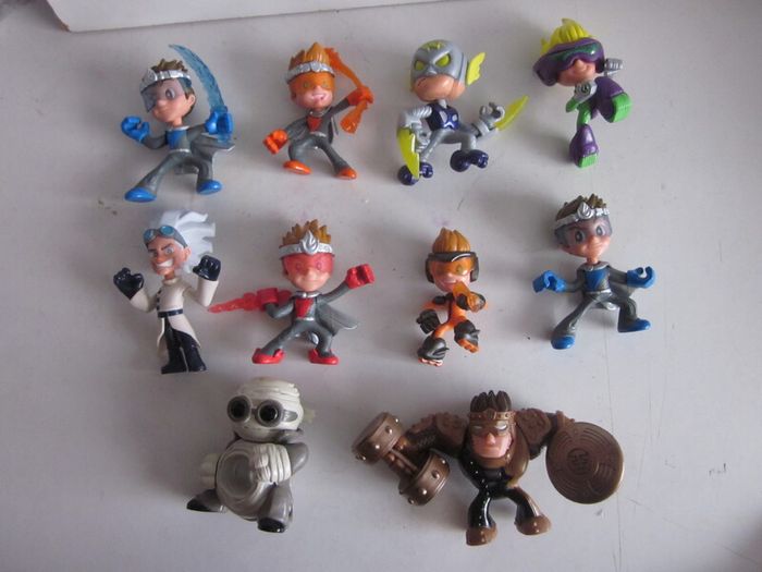 Ninja Kidz TV Figures X 10