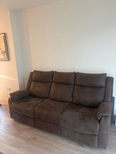 Recliner sofa + free cushions