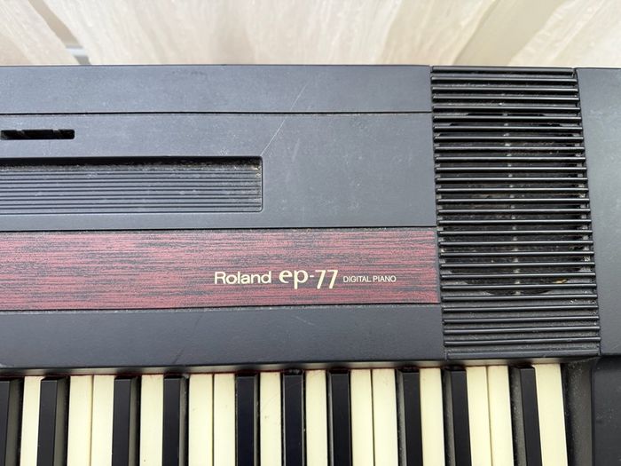 Roland ep-77 Digital Piano
