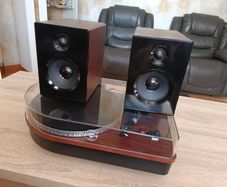 Steepletone Stereo Turntable System with External Speakers