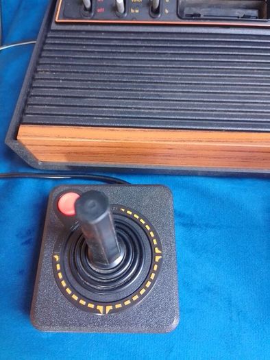 Atari 2600 'woody' console set with ganes