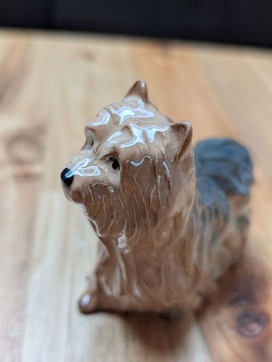 Beswic Yorkshire terrier porcelain figurine