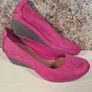 womens CLARKS Forest Lagoon Raspberry pink nubuck leather slip on wedge heel shoes pumps Size UK 3 D EU 36 Image 2