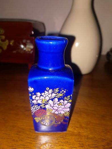 small vase for sale