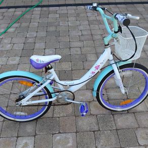 Girls bike