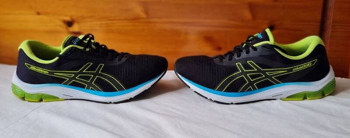 asics gel pulse 12 black/green Size 12 eu 48 in excellent condition