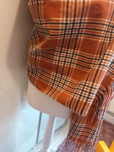 Plaid womens shawl/scarf