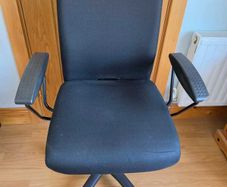 Black Desk Chair