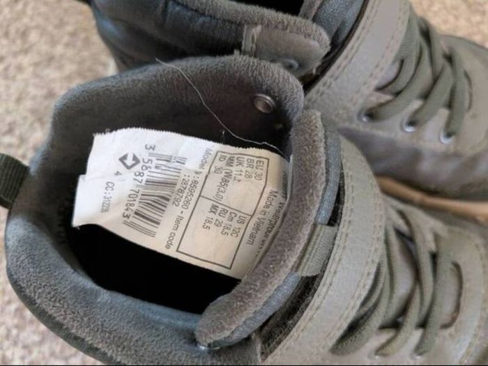 kids hiking boots