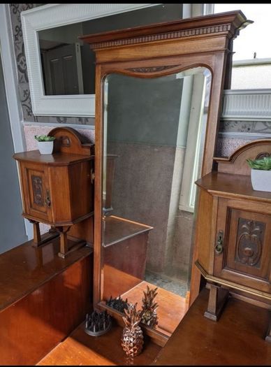 vintage dressing table