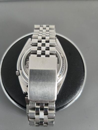 Seiko 5 SNXS79 with Grey Sunburst Dial