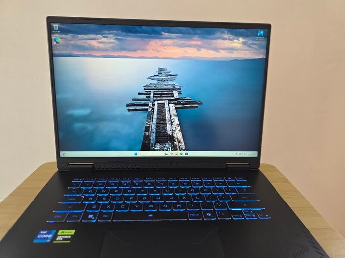 Laptop Gaming Gigabyte A16 RTX 5050 i7-13620H